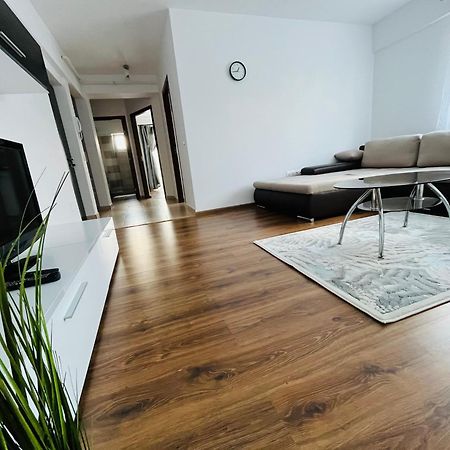 Green Apartaments Zarnesti Ngoại thất bức ảnh