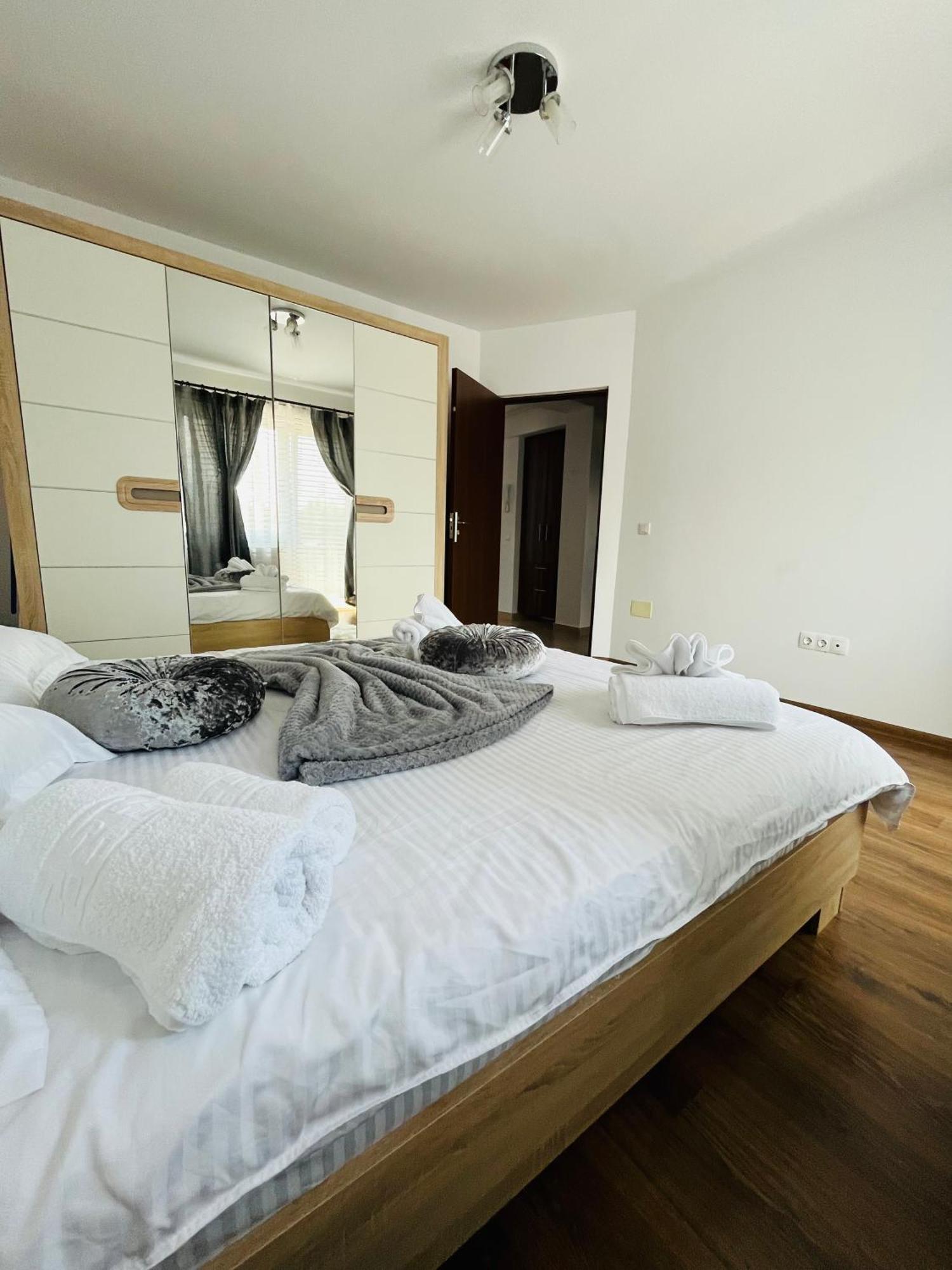 Green Apartaments Zarnesti Ngoại thất bức ảnh